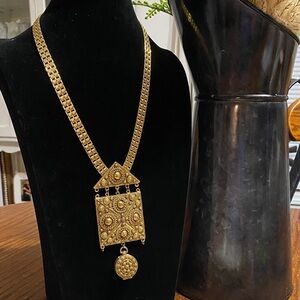 VTG Goldette Etruscan Gold-Tone Ornate Pendant Necklace